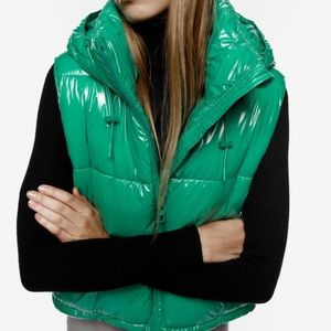ZARA QUILTED VEST GREEN PUFFER VEST